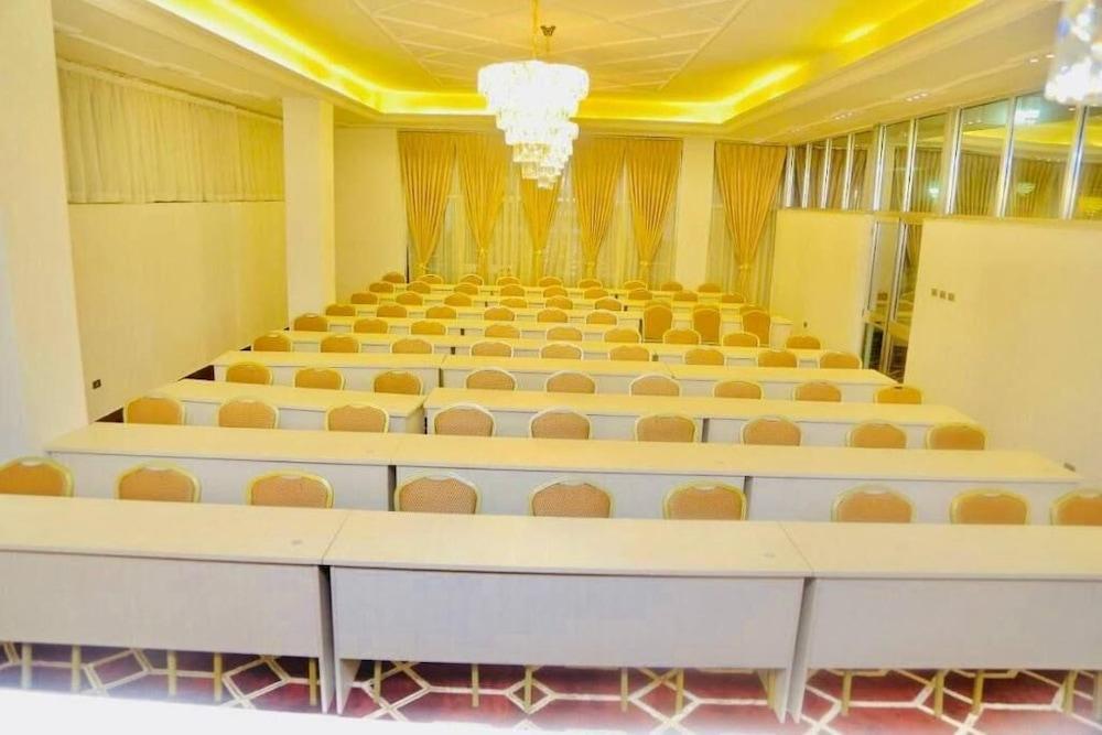 Cyan Hotel Addis Ababa Exterior photo